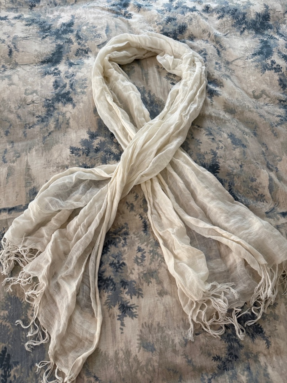 Halogen Lightweight Cream Crinkle Scarf